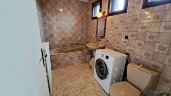 TOP PONUKA Priestranný 7 izbový dom na predaj. IHNEĎ OBÝVAT - 8