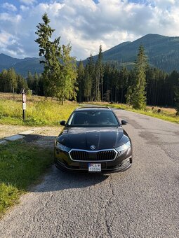 ŠKODA OCTAVIA 4 COMBI 2.0 TDI AUTOMAT - 8