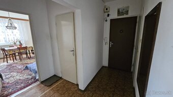 PRIESTRANNÝ a STREDOVÝ 3-IZBOVÝ BYT S VEĽKOU LOGGIOU - 8