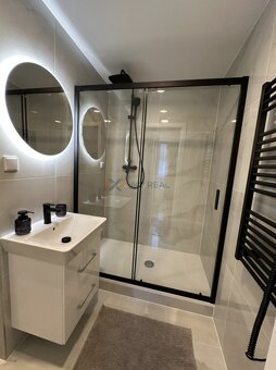 Garsónka v mestskej vile s komunitnou záhradou a s bazénom - 8