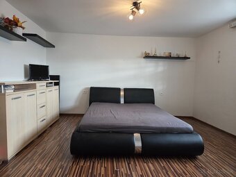 EXKLUZÍVNA PONUKA : Priestranný rodinný dom s garážou , obkl - 8