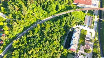 Handlová - 2.840 m2 pozemok na projekt - VÝSTAVBA DOMOV - 8