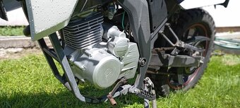 125 crs enduro na značkách - 8