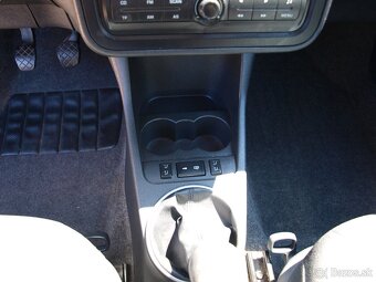 Škoda Roomster 1.6 16V Comfort - 8
