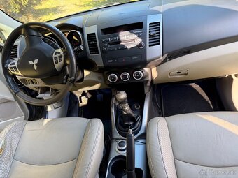 Mitsubisi outlander DID 2.0 4x4 - 8