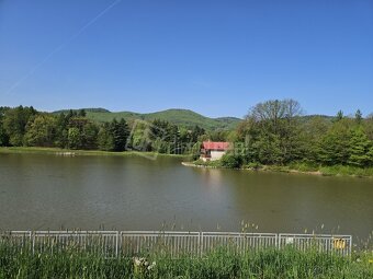 Predaj - rekreácia - Šikovné pozemky pri jazere… - 8