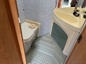 Predám karavan Caravelair 490-bojler-klima r.v.2003- 6 lôžok - 8