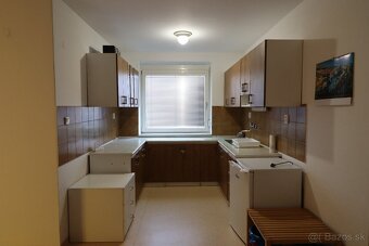 Na predaj polyfunkčná budova v Piešťanoch - 8