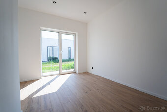 Na predaj 5-izbový rodinný dom v Moravanoch nad Váhom - 8