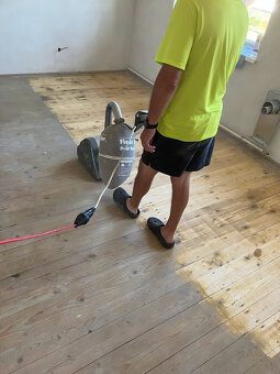 Brúsenie, tmelenie, lakovanie parkiet Levice - 8