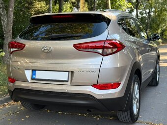 HYUNDAI TUCSON 1.6 GDI STYLE/ SK AUTO / 1.MAJITEĽ / NEBURANÉ - 8