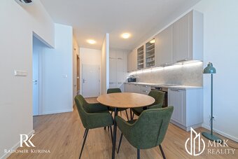 Luxusný kompletne zariadený 2i byt v centre Bratislavy - 8