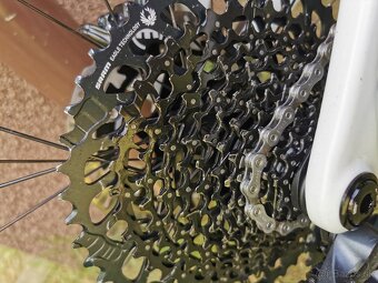 Horsky bicykel celoodpruzeny carbon ram L pneu 29 - 8