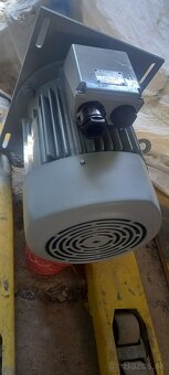 Kuchynský robot Alba RE22 - 8