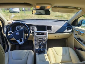 Predám Volvo V60 2.0 D3 (2013) - 8