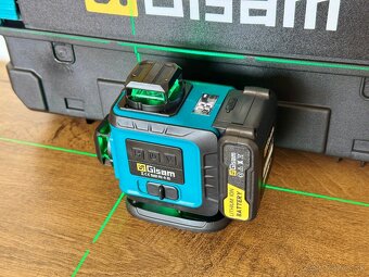 Zelený 4D samonivelačný laser Gisarn so statívom + 2 batérie - 8