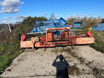 Predám samohybnú rezačku Newholland Fx375 - 8
