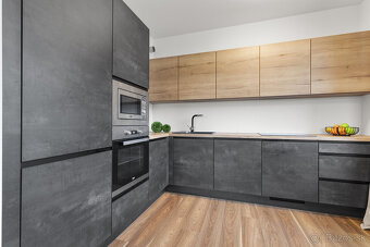 Krásny a moderný zariadený 2izb apartmán v novostavbe BAZOVA - 8