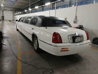 Limousine lincoln town car - 8