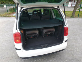 SEAT Alhambra Eco 2.0 TDI • 103 kW • rok 2010 • 7 miest - 8