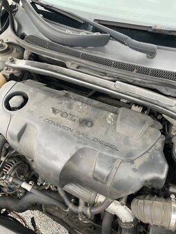 Rozpredam VolvoS60 120kw D5 - 8