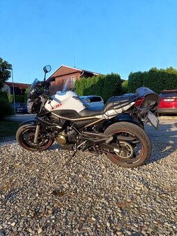 Yamaha XJ6 - 8