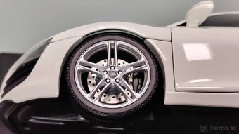 Kyosho Audi R8 biela 1:18 - 8