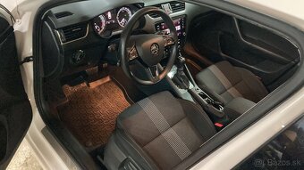 SKODA OCTAVIA COMBI LIFT III 2.0 TDi 6 DSG SPORT TOP STAV - 8