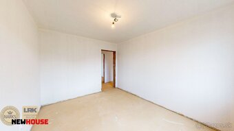 Skolaudovaný bungalov na pozemku 517 m2 v novej obytnej zóne - 8