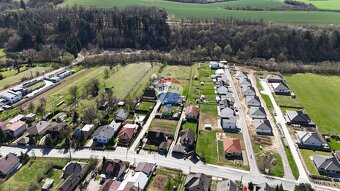 Na predaj veľký stavebný pozemok pri lese Beluša - Belušské - 8