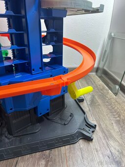 Hot Wheels, garáž T-Rexa - 8