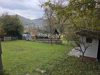 Rekreačný pozemok s murovanou chatkou - 8