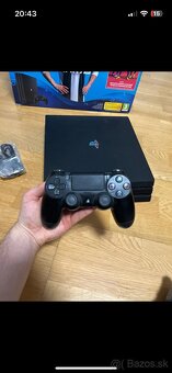 PS4 PRO - 8