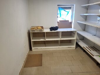 Obchodné zariadenie - 8