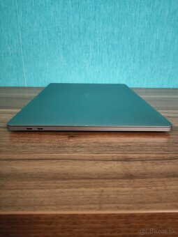 MacBook Pro 15 2017 | i7 • 16GB • 256GB SSD - 8