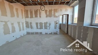 Predaj 3 izbového bytu s balkónom v priamom centre mesta Zvo - 8