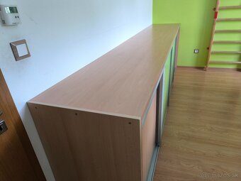 Skriňa, nízka, vstavaná, vhodná do detskej izby - 8