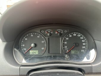 Polo 1.2HTP 47kw 2004 - 8