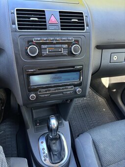 Volkswagen Touran 2.0 TDI Highline DSG - 8