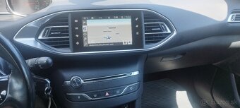 Peugeot 308 - 8