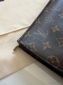 Louis Vuitton Toiletry Pouch 26 kabelka - 8