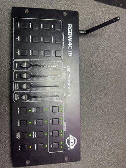 Predám ADJ Mega Tripar Profile Plus - 8
