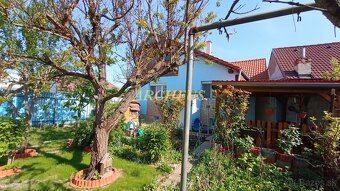 NA PREDAJ 3-IZBOVÝ RODINNÝ DOM, POZEMOK 294 M2, PIEŠŤANY - 8
