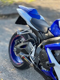 Suzuki GSX-R 600 K7 - 8