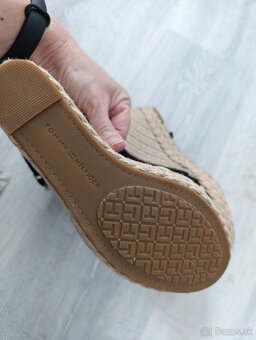 Nové sandále TOMMY HILFIGER v-eľ. 41 - 8