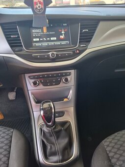 Opel Astra Sports Tourer - 8