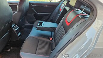 Škoda Octavia 2.0 TSI RS DSG - 8