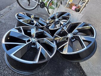 original disky Skoda Triglav Black5x112 r19 et43 7j - 8