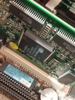 Počítač Pentium 200 - 8