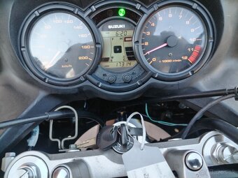 Suzuki v strom 650 najazdené iba 17 300 km - 8